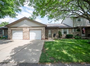 14810 Paris Ct, Allen Park, MI 48101