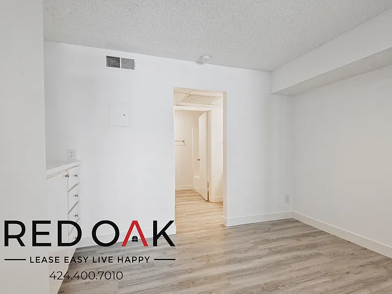 8309 Cedros Ave #110 — Photo 11