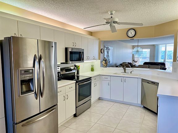 4th image of 7553 Granville Drive #303