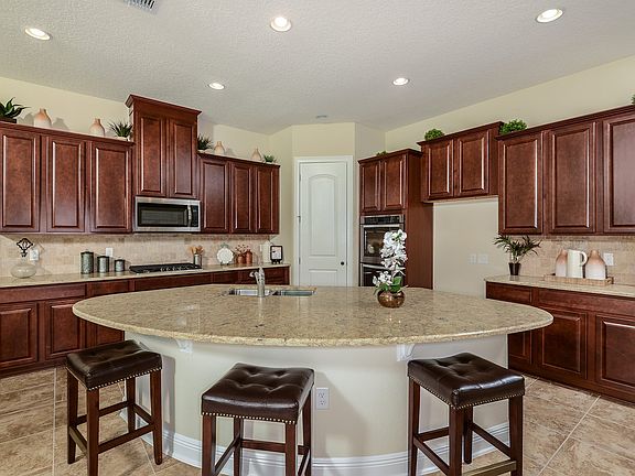 3rd image of 14144 Creekbed Cir