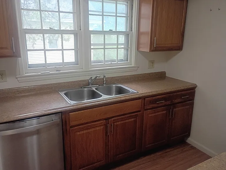 183 Higgins St #1 — Photo 8
