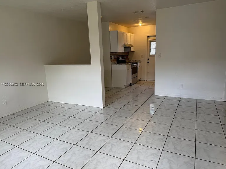 728 SW 7th St #1-2 — Photo 2