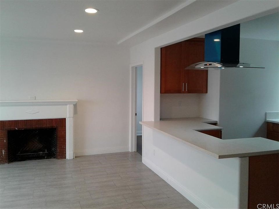 1st image of 3922 Hill St