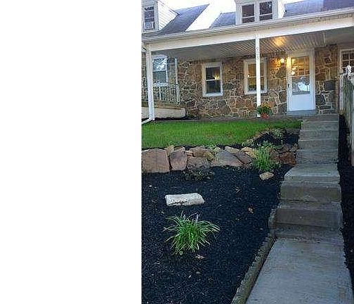 2nd image of 908 Woodlawn Ave
