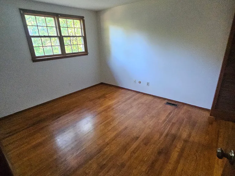 35241 Caryn St — Photo 25