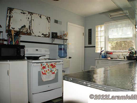 3rd image of 1924 E Custer St
