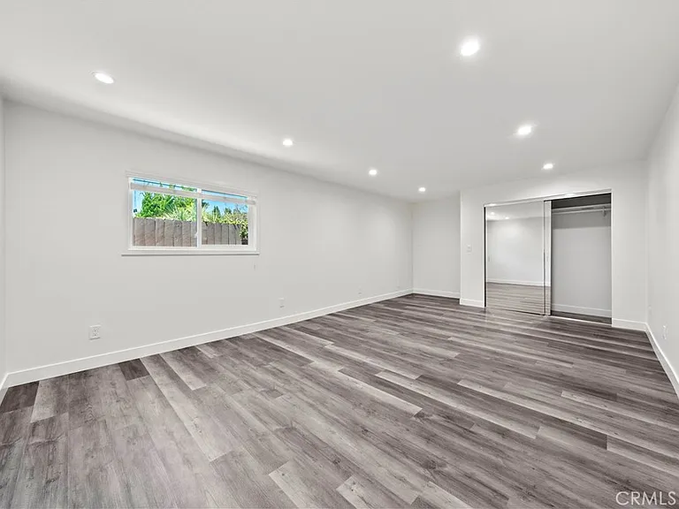 8832 Odessa Ave — Photo 12