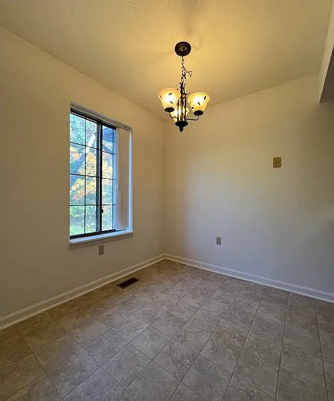 Eat in kitchen