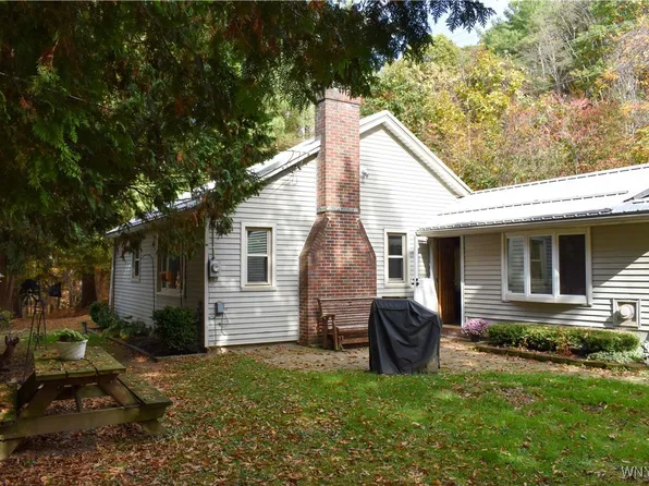 8197 Boston State Rd, Hamburg, NY 14075