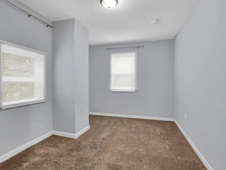 513 S Champion Ave — Photo 10