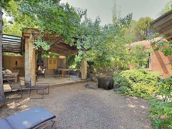 5th image of 837 El Caminito St