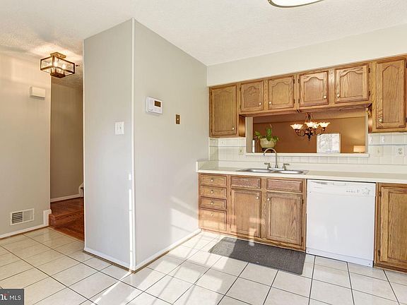 4th image of 20534 Staffordshire Dr