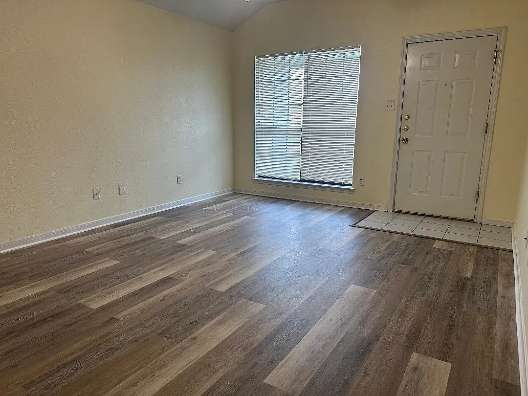 3 bed, 1225 sqft, $1,195 — Photo 2