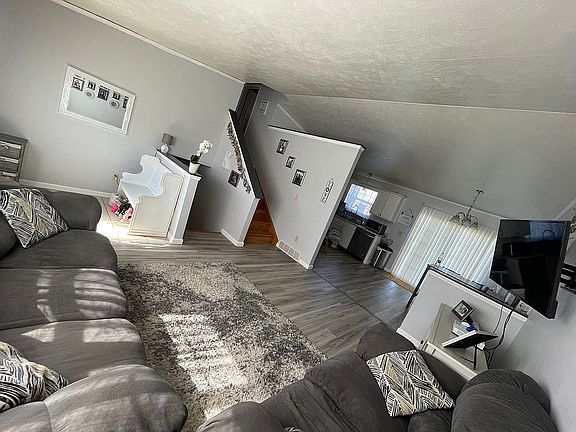 3rd image of 2665 Acorn Dr