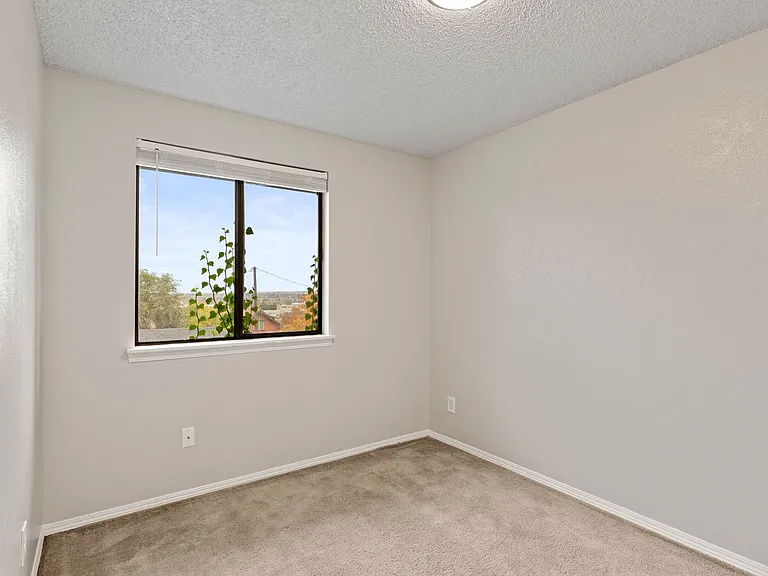 731 S Hatch St — Photo 11