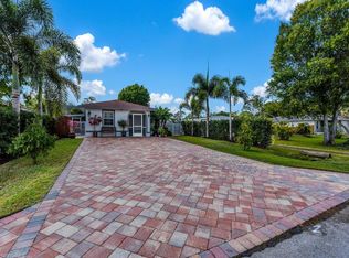 123 1st St, Naples, FL 34113