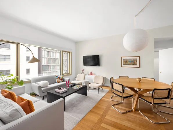 30 Warren Street image 1 of 14