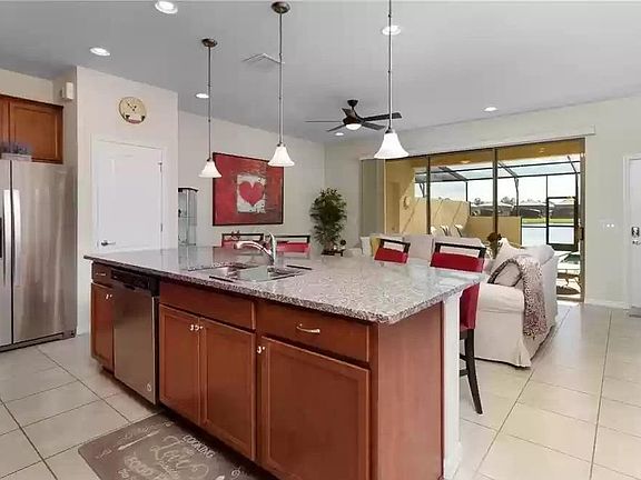 3rd image of 8889A Geneve Ct