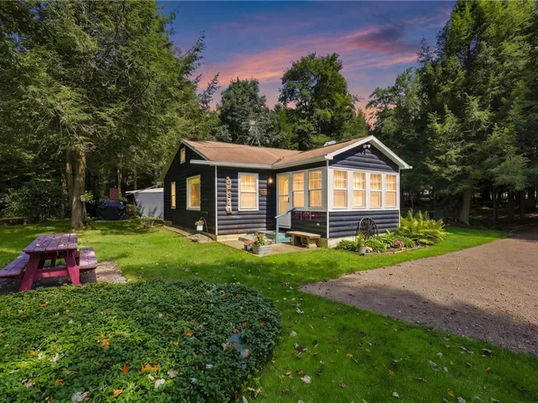 131 Rainbows End Ln, Meyersdale, PA 15552