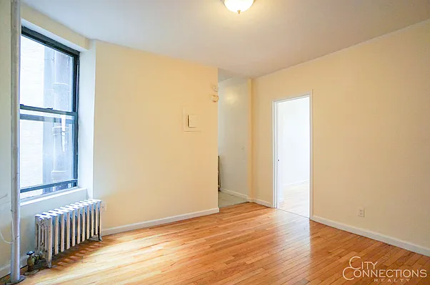 Rented by City Connections Realty | media 4