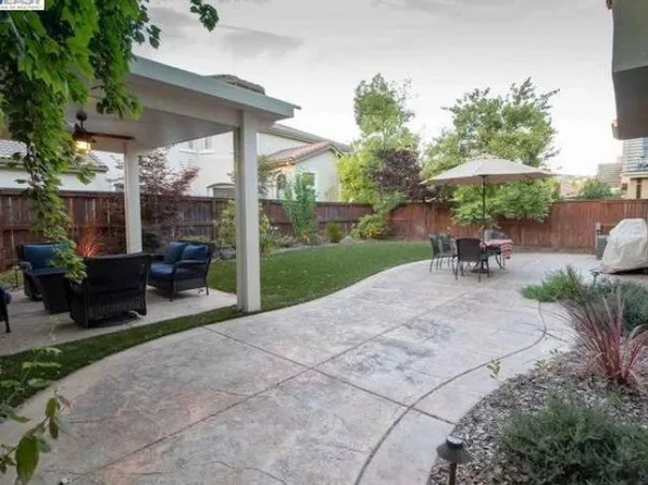 1609 Bowen Dr, Folsom, CA 95630