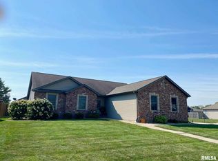 290 Green Meadow Dr, Sherman, IL 62684