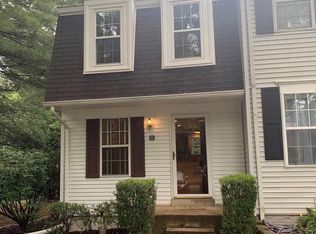 13 Palmer Ct, Sterling, VA 20165