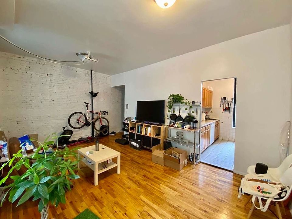 1st image of 311 W 94th St APT 1D