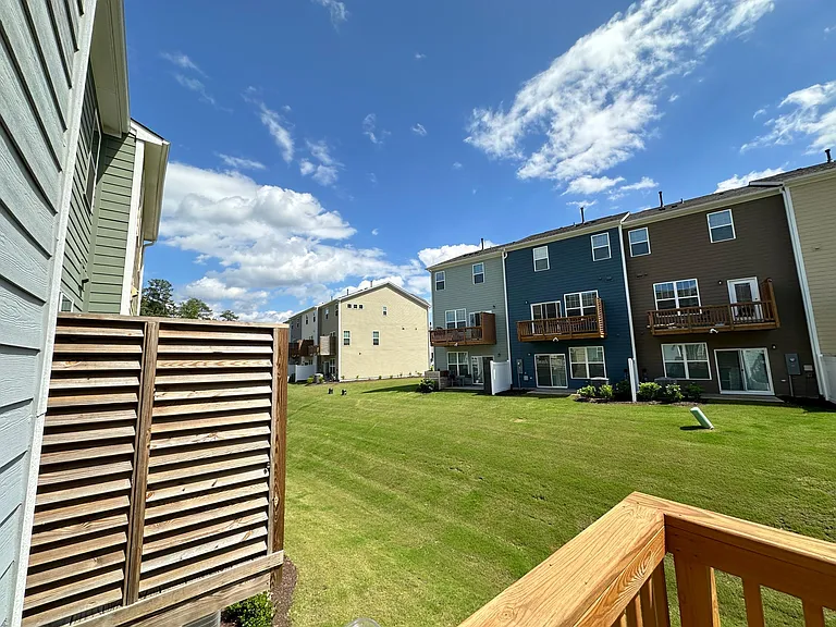 1002 Manorhaven Dr — Photo 10