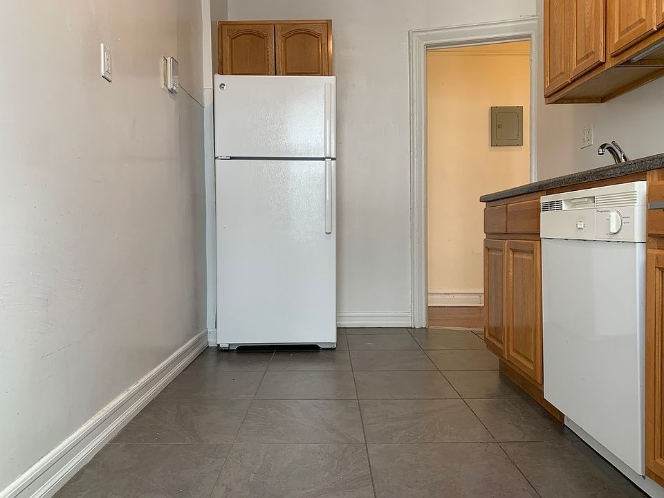 1st image of 2305 30th Ave APT B8