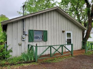 2004 College Farm Rd, Murray, KY 42071