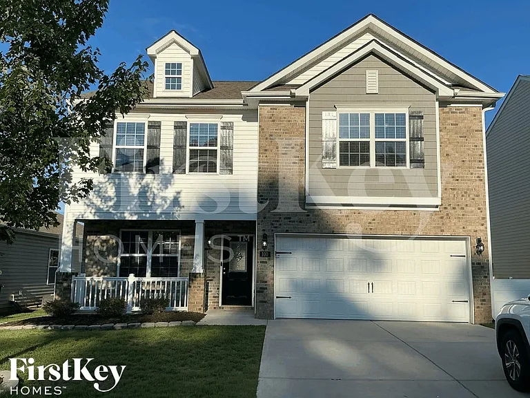 100 N Great White Way — Photo 1