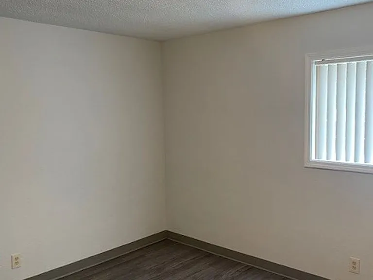 1893 Garden Ave #3 — Photo 5