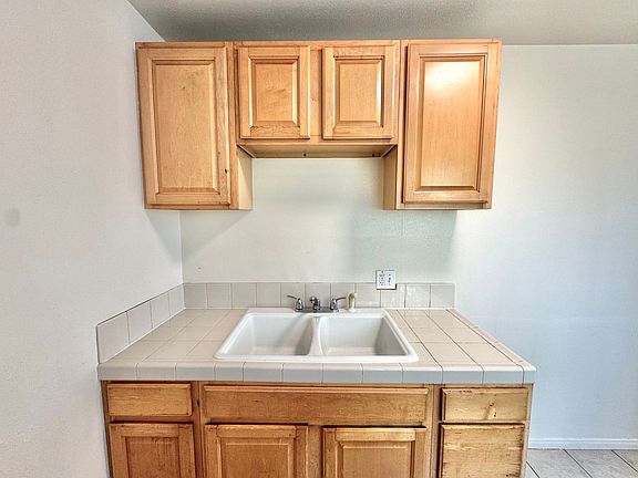 3rd image of 4750-4772 Thorn St #4754