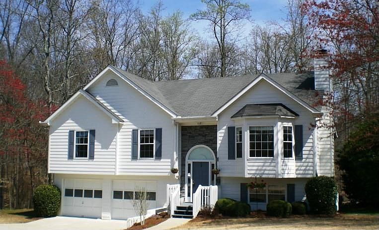 Wonderful home on Cul-de-sac lot - "park like" setting in back yard