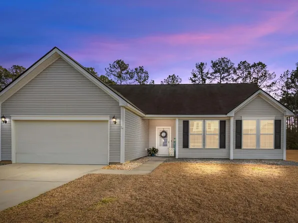 2010 Triple Crown Ln, Ridgeville, SC 29472