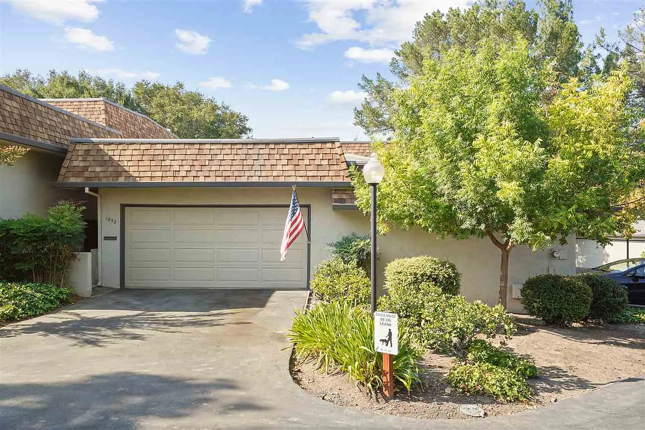 1852 Cannon Dr photo 1