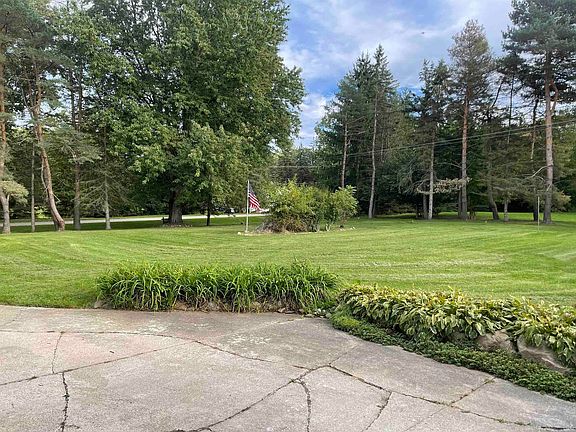 4th image of 2960 Oakview Dr