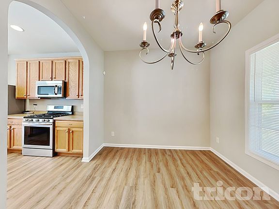 3rd image of 30 Rowan Dr