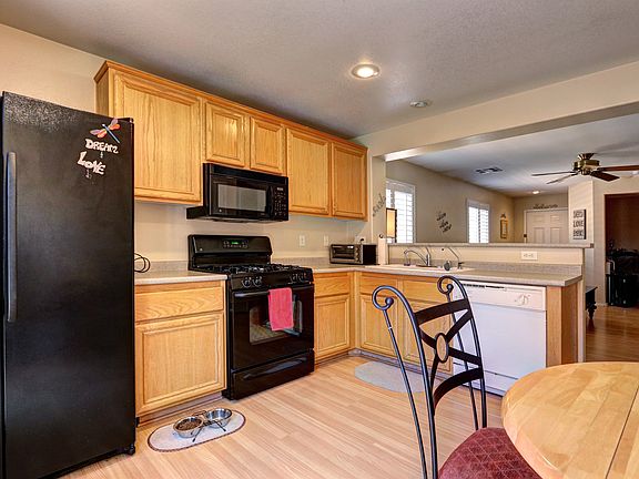 5th image of 2401 Lilac Cove St