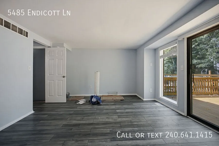 Charming 3 BR/2.5 BA Townhome in Columbia! — Photo 3
