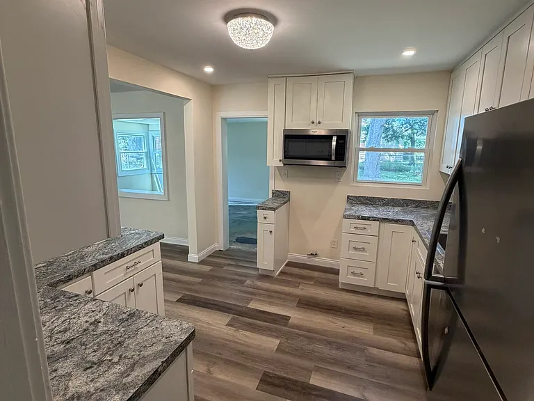 670 Hemlock Dr — Photo 5
