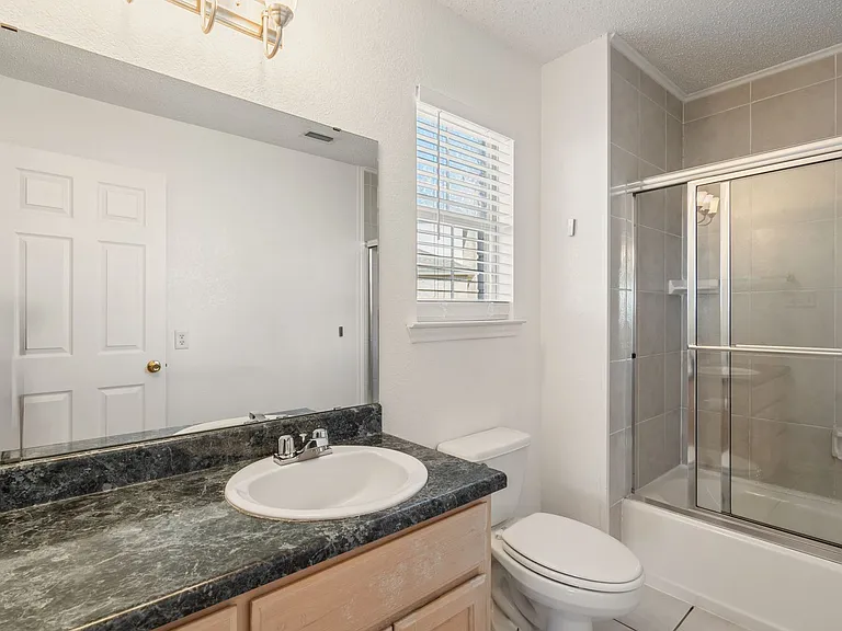 854 Lago Vista Dr — Photo 17
