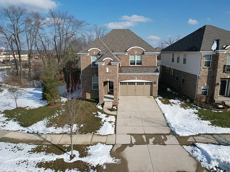 49744 Hartwick Dr — Photo 2