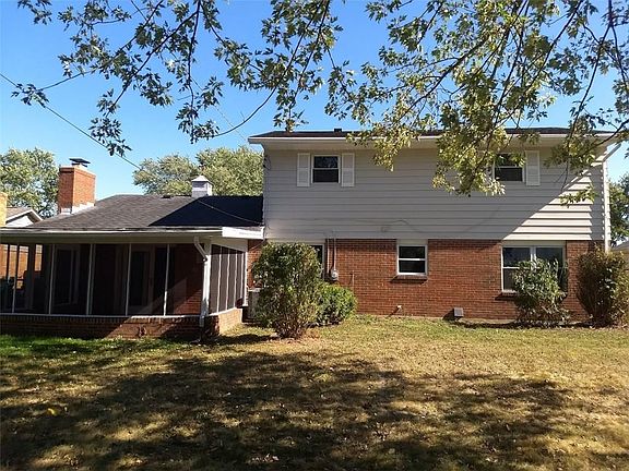 2nd image of 419 Fairway Dr