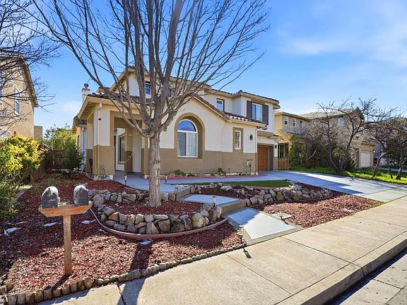 3rd image of 2510 Vallecito Way