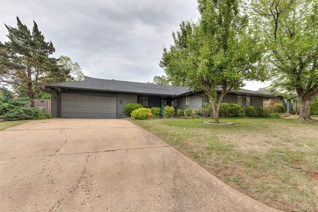 3 bed, 1704 sqft, $2,000 — Photo 2