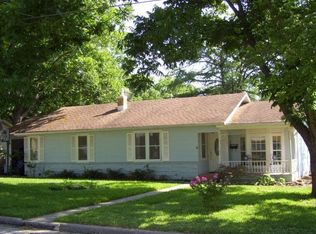 303 E Hackberry St, Fredericksburg, TX 78624