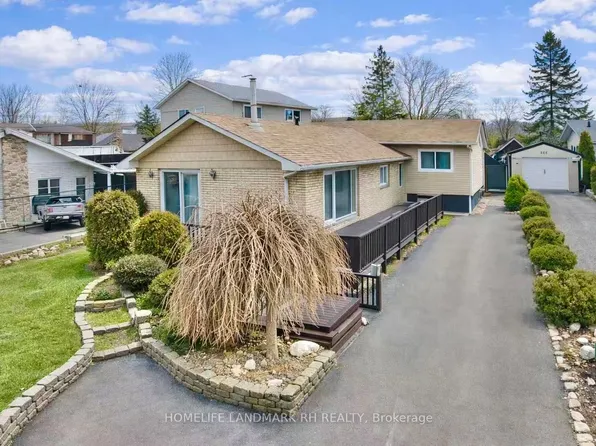 317 Sidney St, Quinte West, ON K8V 2V1