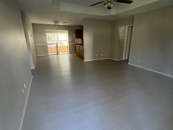 3rd image of 1062 Longleaf Dr